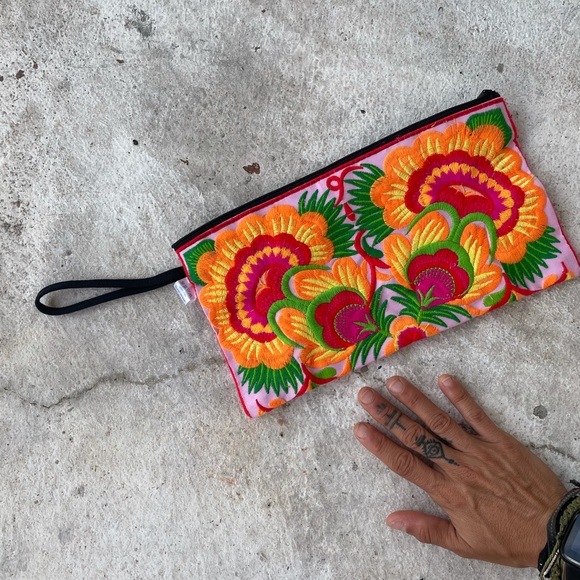 Colorful pouch - Picture 3 of 6